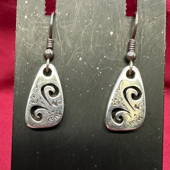 Brighton "Brazilian Hearts Open Swirl Design Dangle Fishhook Earrings - Picture 3 of 8